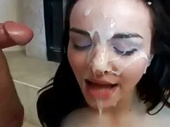 Cô lắc mông và ngón  ...
