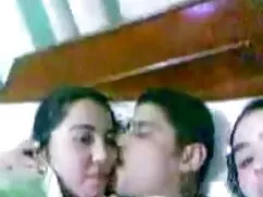 Béo cô gái với bộ ng ...
