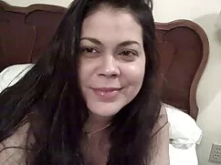Tóc cô gái cần một s ...